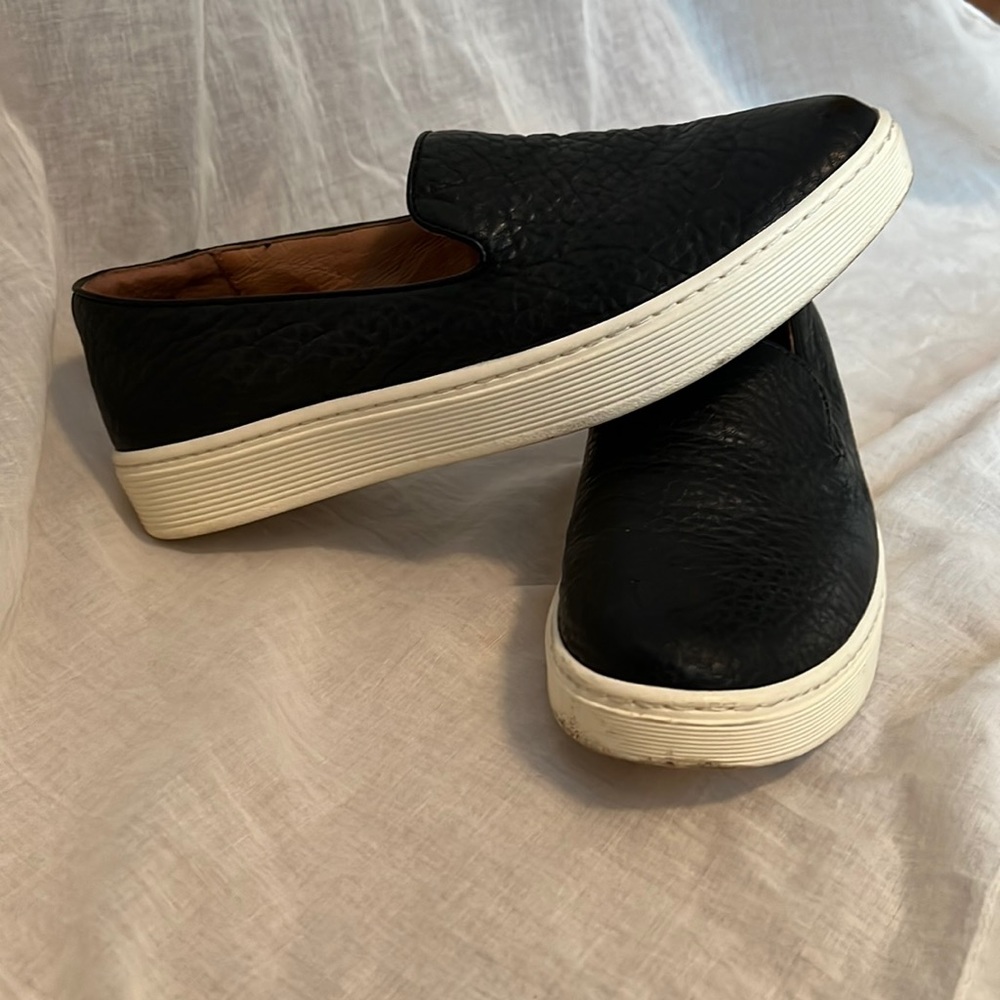 Soft leather black Slip On tennis shoes size 8.5